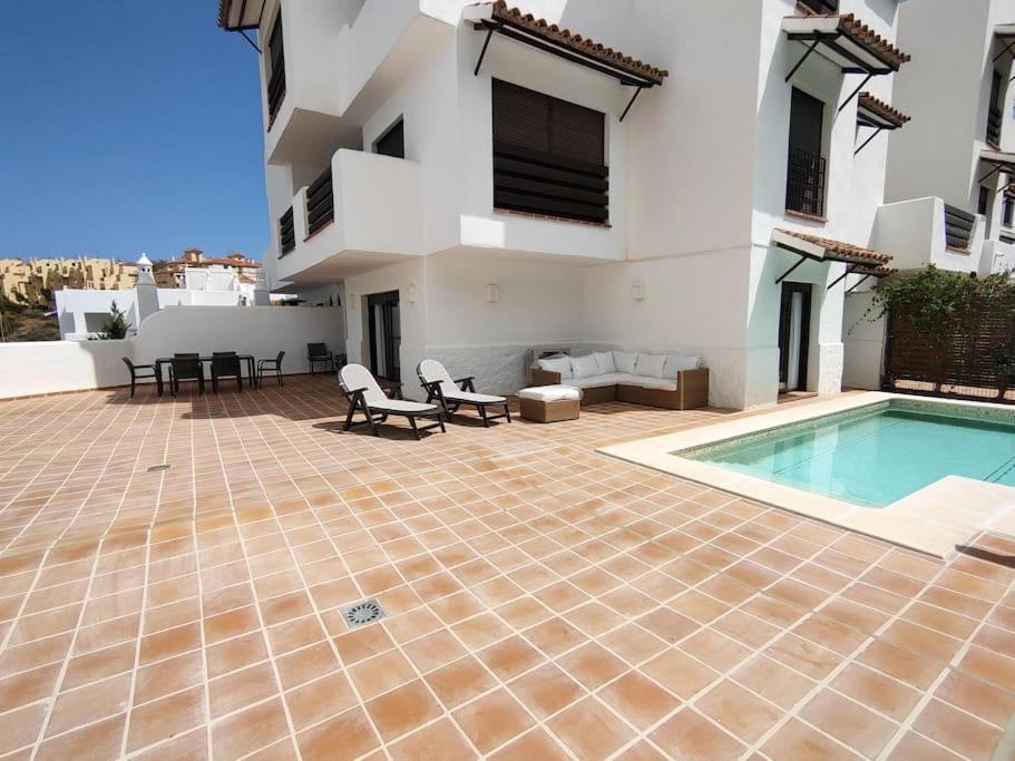 Full Apartment With Private Pool エステポナ エクステリア 写真