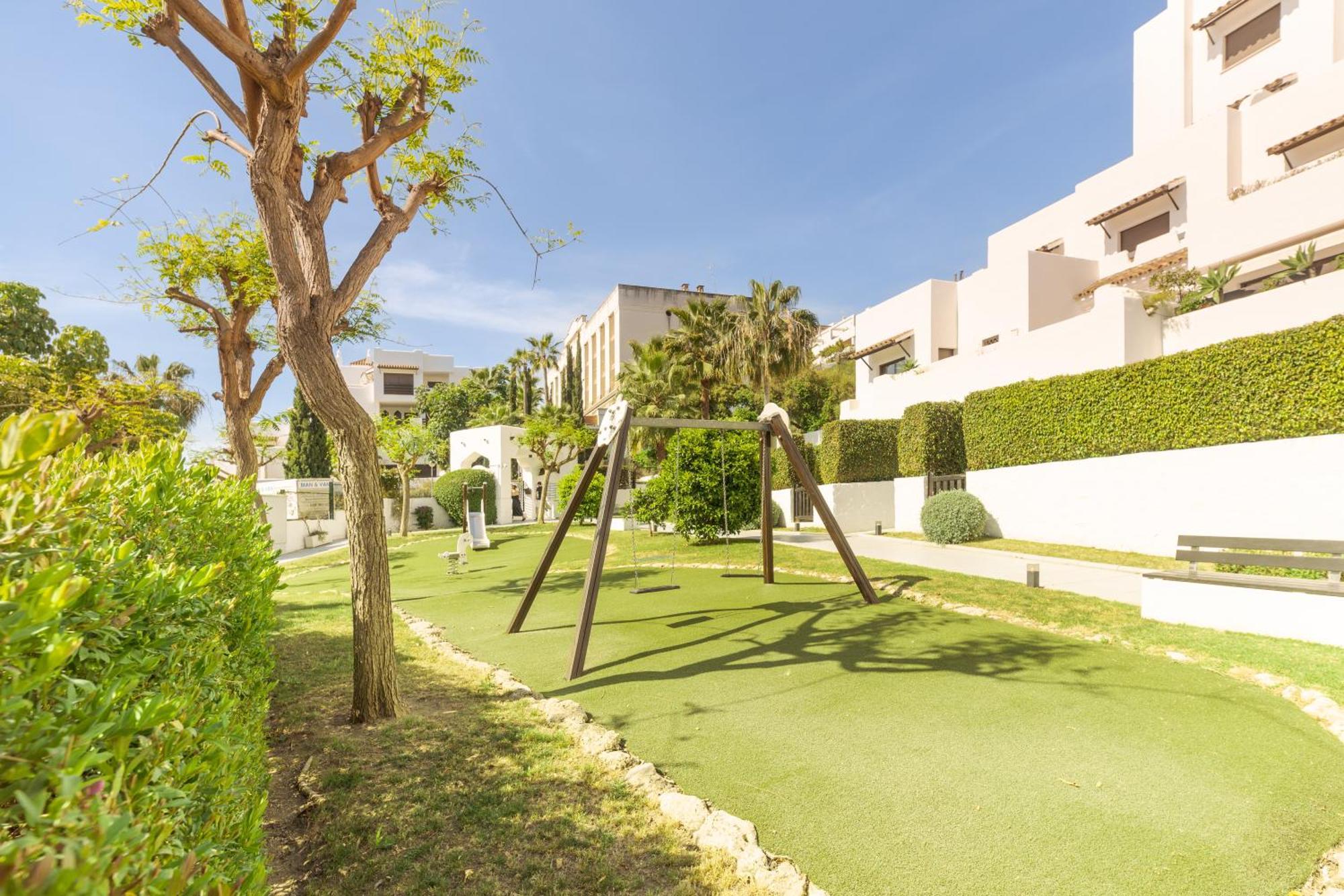 Full Apartment With Private Pool エステポナ エクステリア 写真